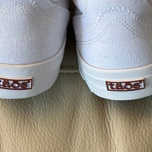 Taos Men’s Size 10.5 White Lace Up Canvas Sneakers Trainers Running Shoes
